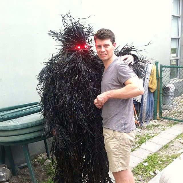 Patrick Fugit on the set of Strongest Man