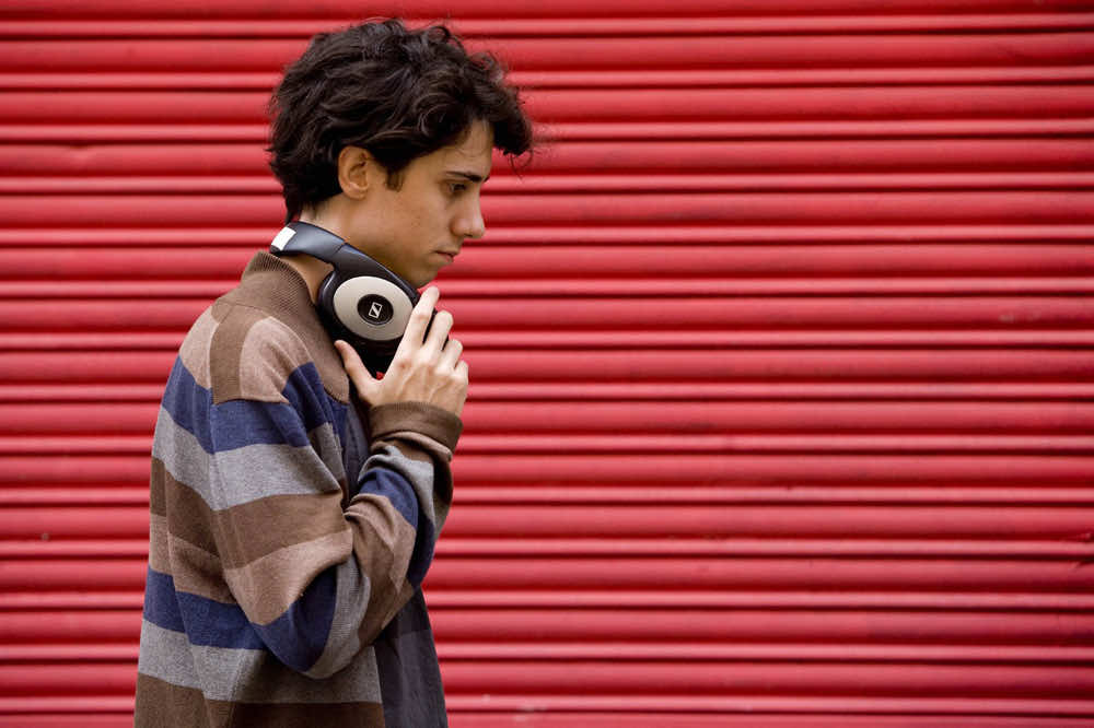 Jonas Trueba Headphones Web