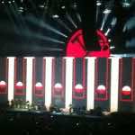 Rally during “In the Flesh,” 11-14-10 show.  Photo by Lourdes Herrero.