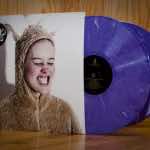 Topp stemning på lokal bar vinyl. Image courtesy of Polyvinyl Records.