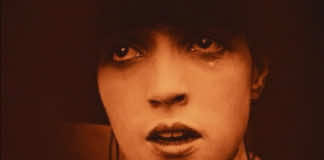 In The Thoughts that Once We Had a visual essay explains film theory – a film review